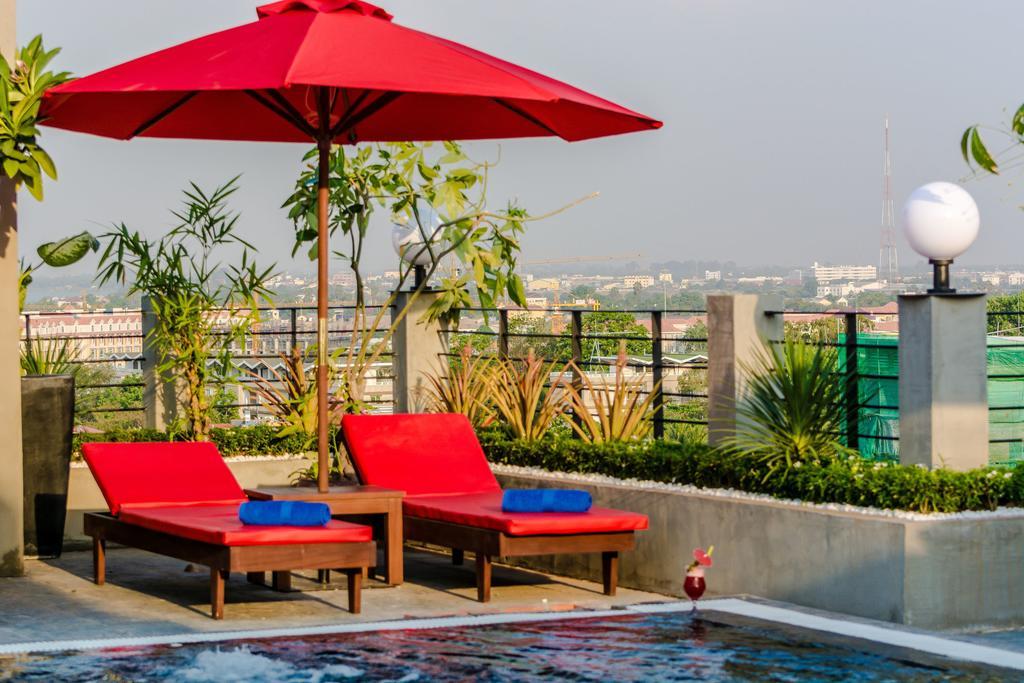 Diamond Palace Resort & Sky Bar Phnom Penh Zewnętrze zdjęcie