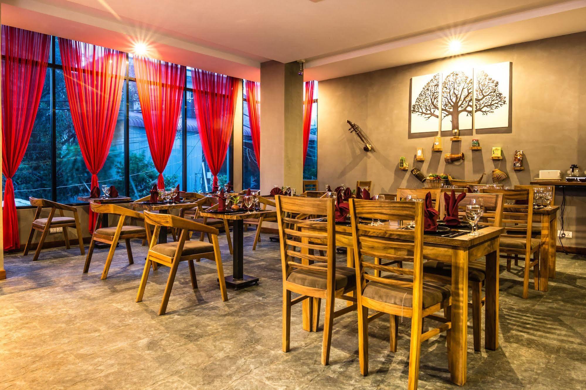 Diamond Palace Resort & Sky Bar Phnom Penh Zewnętrze zdjęcie