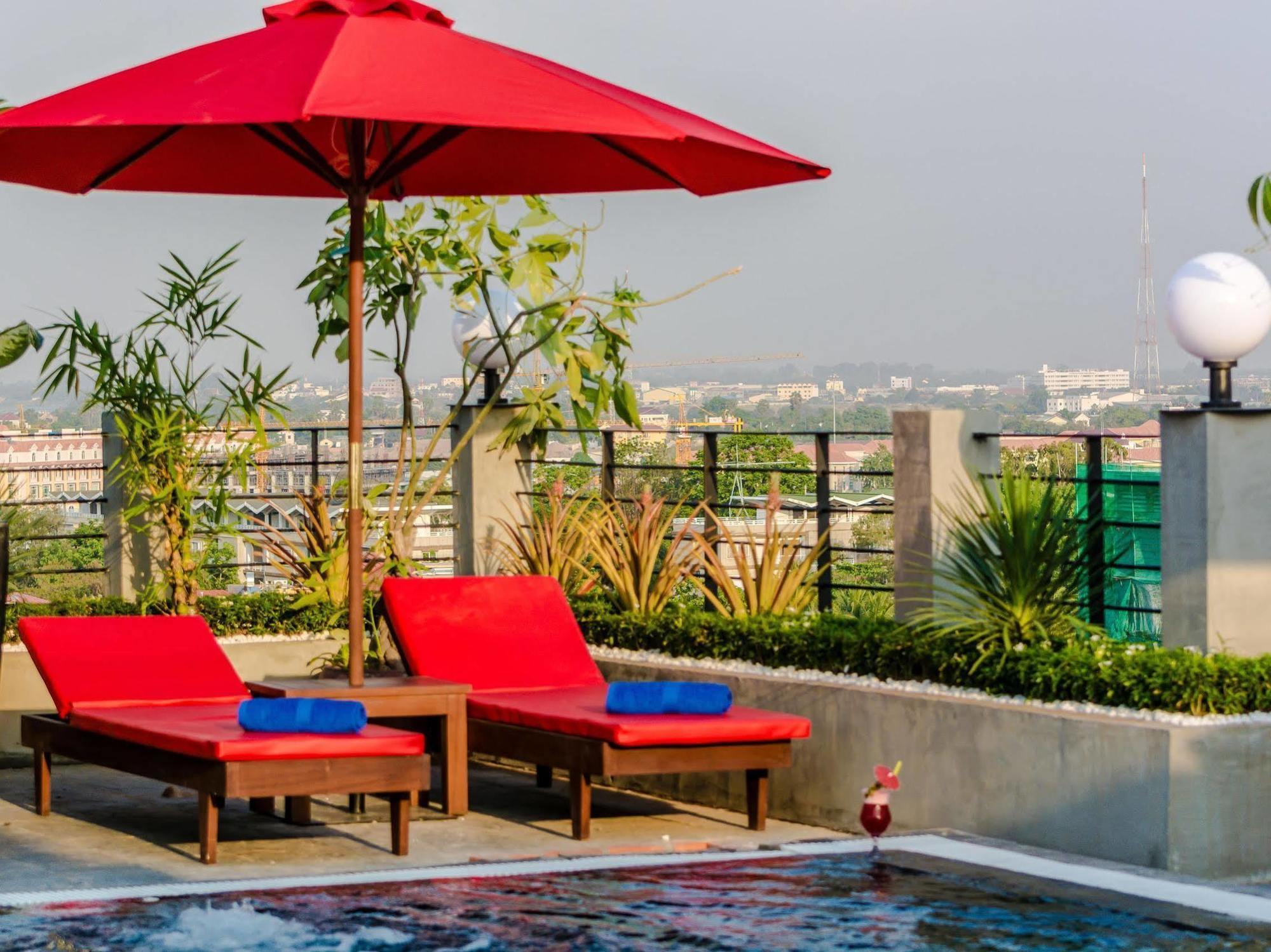 Diamond Palace Resort & Sky Bar Phnom Penh Zewnętrze zdjęcie