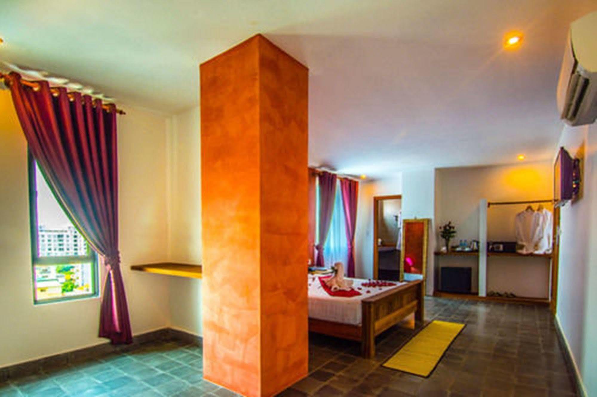 Diamond Palace Resort & Sky Bar Phnom Penh Zewnętrze zdjęcie