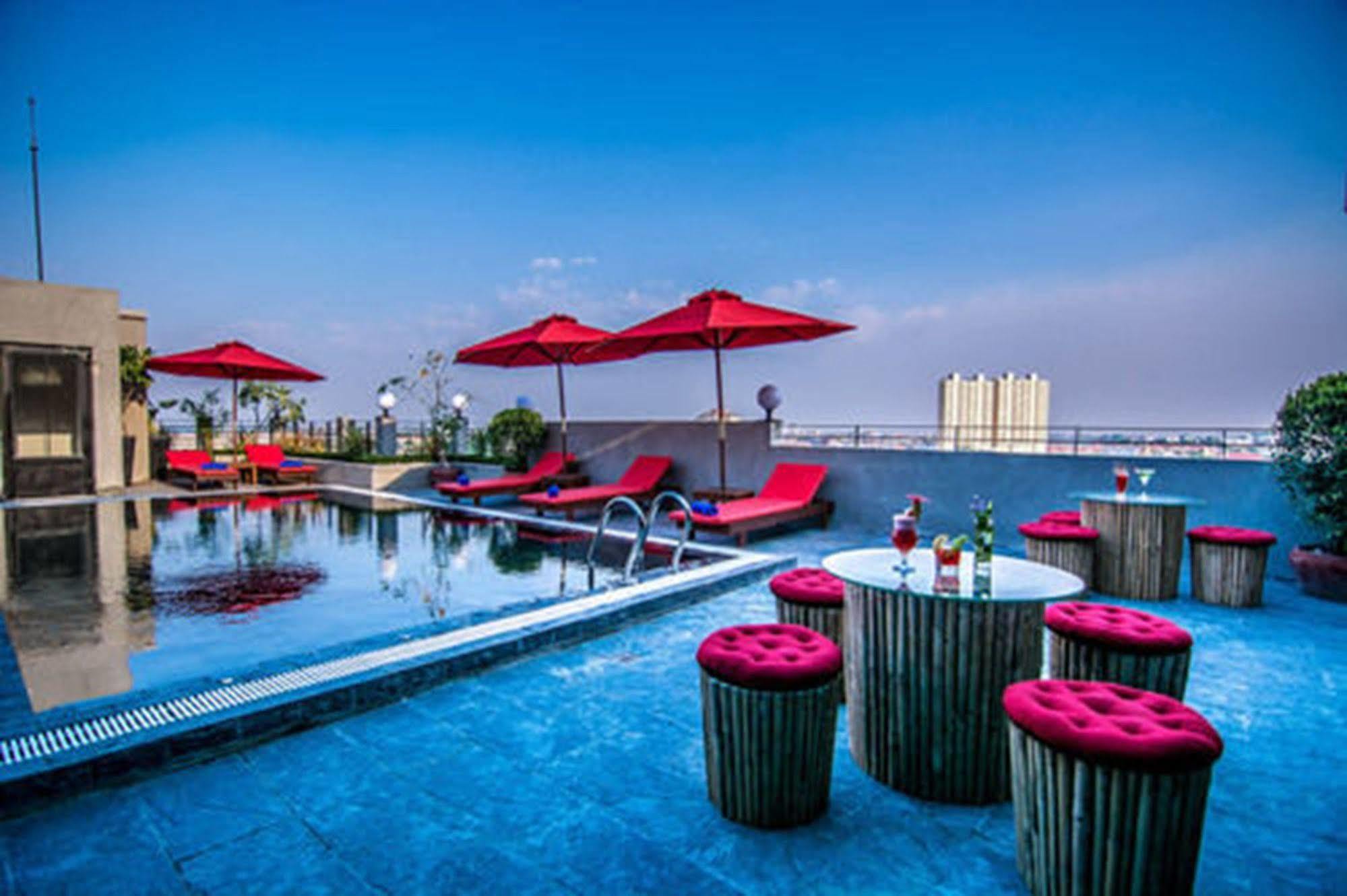 Diamond Palace Resort & Sky Bar Phnom Penh Zewnętrze zdjęcie